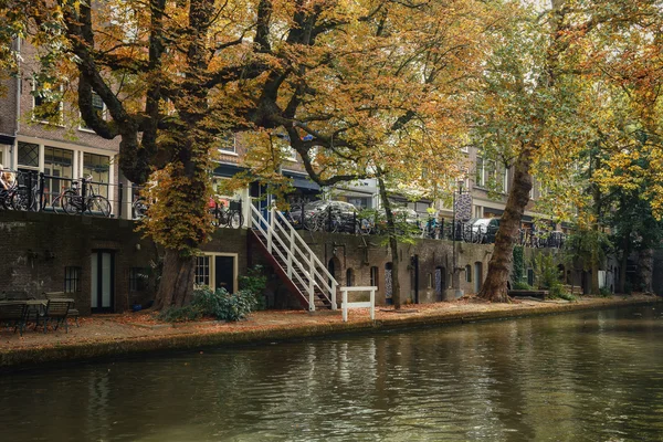 Kaksipuoliset kanavat Utrecht . — kuvapankkivalokuva