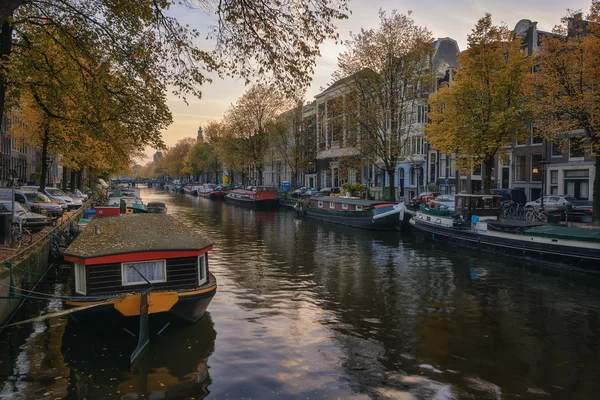 L'atmosfera dell'autunno di Amsterdam . — Foto Stock