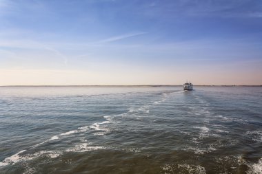 Feribot geçiş için.