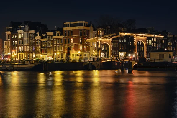 Noche de paisaje urbano, Amsterdam . — Foto de Stock