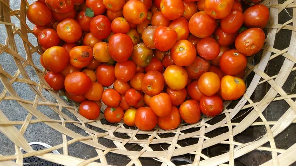 Tomatoes Basket Has Been Sold Traditional Market Several Days — Stock Photo, Image