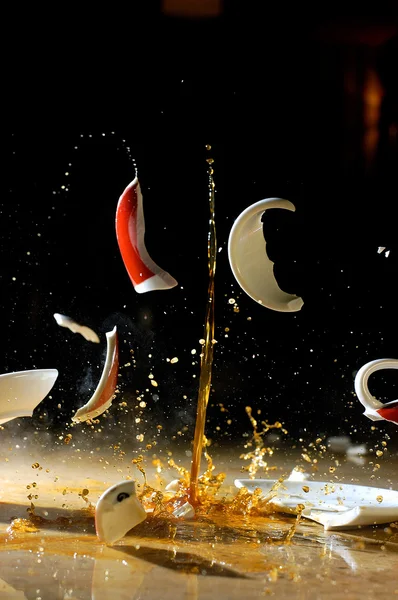 kırık bir kahve fincanı