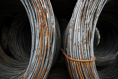 Çelik çubukları güçlendirmekte