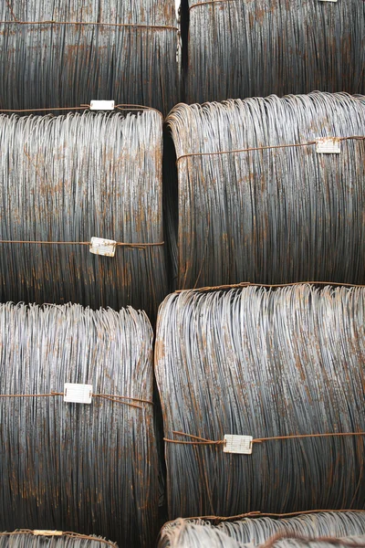 Çelik çubukları güçlendirmekte