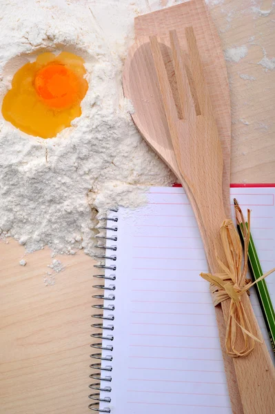 Blank recipe book with egg, flour — Stock Photo, Image