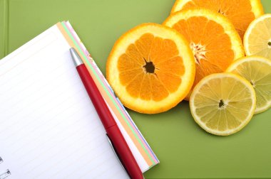 Portakal ve limon ile boş tarif kitabı