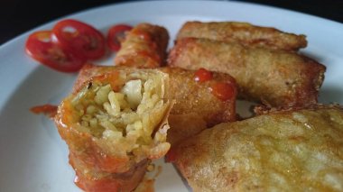 Endonezya 'dan Karoket denilen tipik yiyecek.