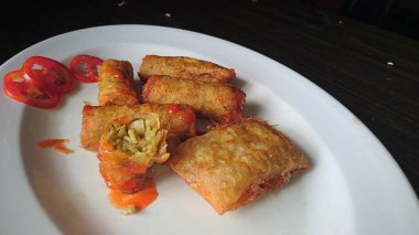 Endonezya 'dan Karoket denilen tipik yiyecek.