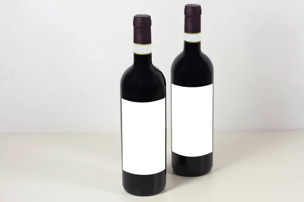Vin Flaskor Vit Bakgrund — Stockfoto