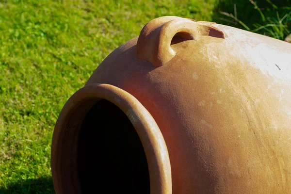 Old Clay Jug Grass — Stock Photo, Image