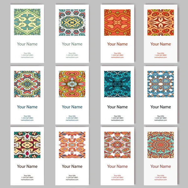 Jeu de cartes de visite. Modèle vintage dans un style rétro avec mandala. Dessiné à la main Islam, Arabe, Indien, motif dentelle — Image vectorielle