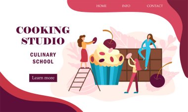 Kafe için küçük insanlarla fırın konsepti. Tatlı kadın pastayı çikolata ve böğürtlenle süslüyor. Vektör düz resimleme