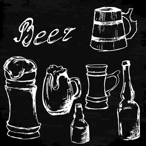 Mürekkep elle çizilmiş illüstrasyon Vintage kümesi. Bira simge yazı tahtası