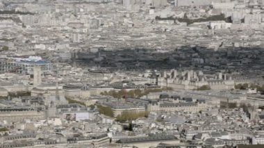 Pompidou Merkezi ve Notre Dame de Paris hava kurulması atış.
