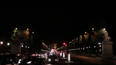 Paris, Fransa'da zafer takı gece görüntüleri