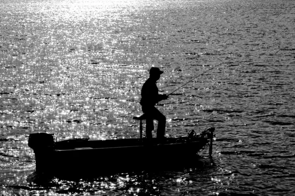 Silhueta de pescador — Fotografia de Stock