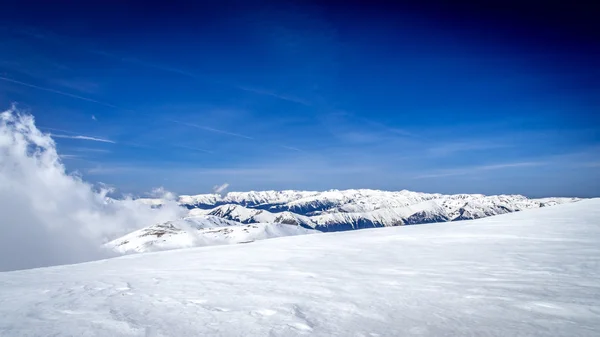 Paisaje invernal en las montañas. — Foto de Stock