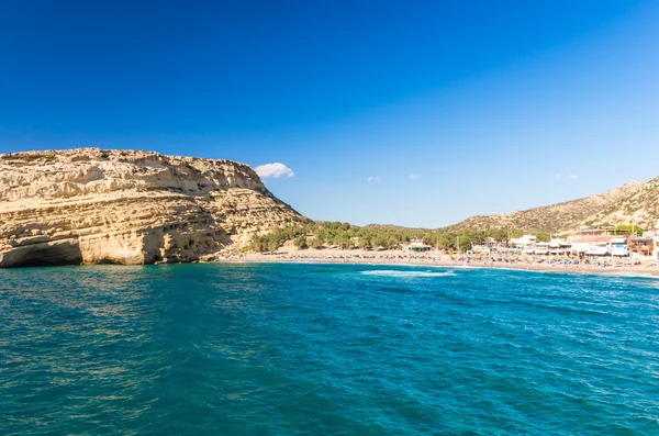 Matala-Strand auf Betoninsel, Griechenland — Stockfoto