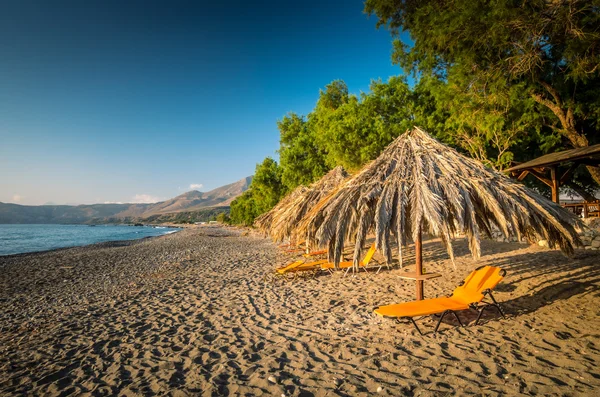 Praia de Sfinari na ilha de Creta, Grécia . — Fotografia de Stock