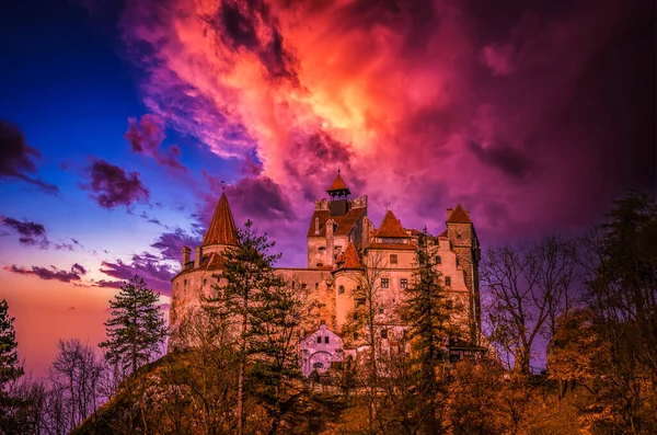 Espectacular Puesta Sol Sobre Castillo Bran Transilvania Rumania Edificio Medieval — Foto de Stock
