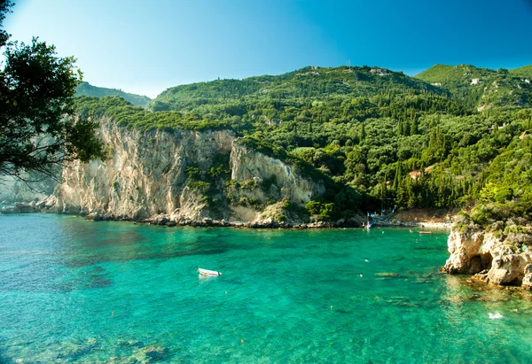 Bahía de Paleokastritsa, isla de Corfú, Grecia — Foto de Stock