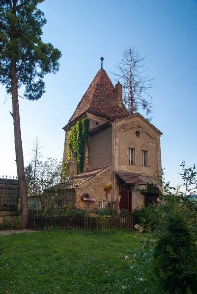 Traditionelles haus in sighisoara, rumänien — Stockfoto