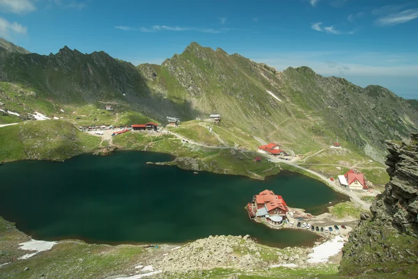 Glacial Balea Lake on Transfagarasan. Carpathians Mountains — Stock Photo, Image