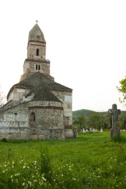 Densus - antik taş kilise Transilvanya, Romanya.