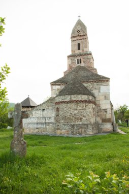 Densus - antik taş kilise Transilvanya, Romanya.