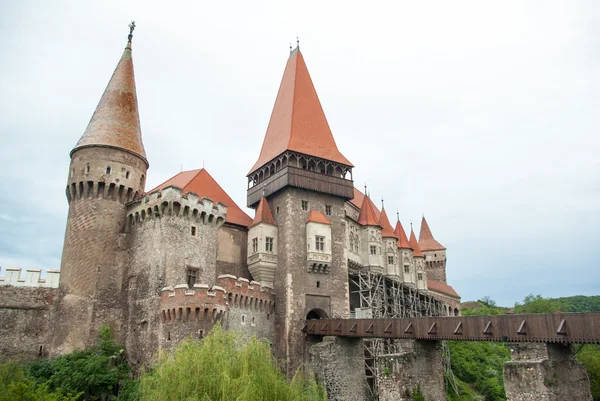 Castillo Hunyad. Castillo medieval en Transilvania. Vajdahunyad — Foto de Stock