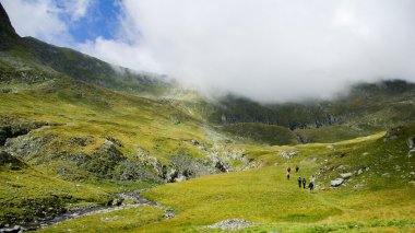 Moldoveanu tepe yol, Romen Karpatlar'in