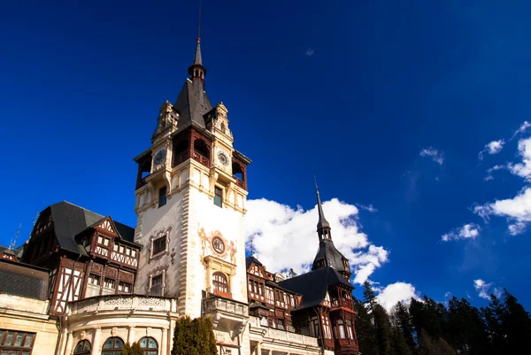 Peles Castle in the Carpathians Mountains, Romania. — Stock Photo, Image