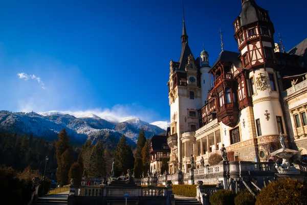 Peles Castle in the Carpathians Mountains, Romania. — Stock Photo, Image