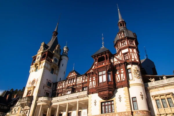 Peles Castle in the Carpathians Mountains, Romania. — Stock Photo, Image