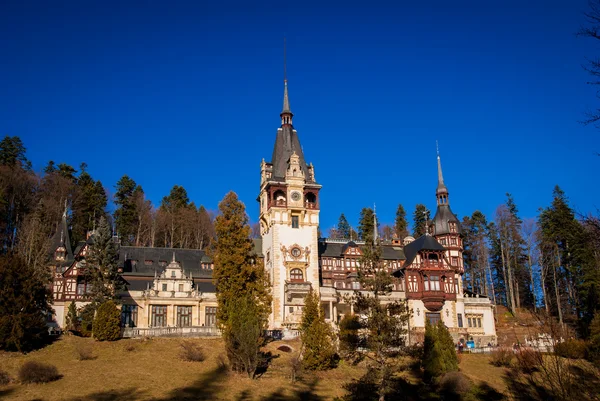 Peles Castle in the Carpathians Mountains, Romania. — Stock Photo, Image