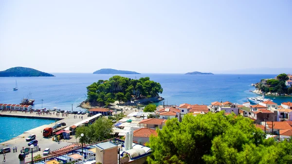 Z města Skiathos v ostrov Skiathos, Řecko — Stock fotografie