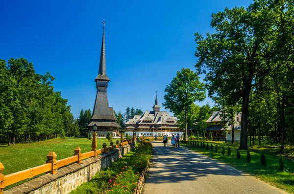 Monasterio de Peri desde Sapanta, Rumania . — Foto de Stock