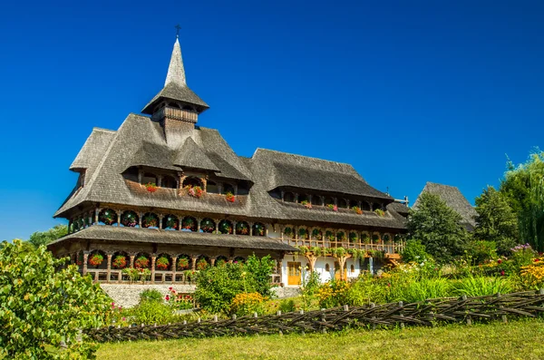 Monasterio de madera de Barsana, Maramures, Rumania . — Foto de Stock