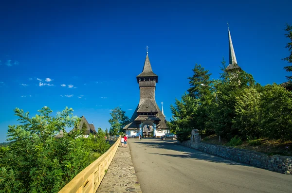 Barsana mosteiro de madeira, Maramures, Roménia . — Fotografia de Stock