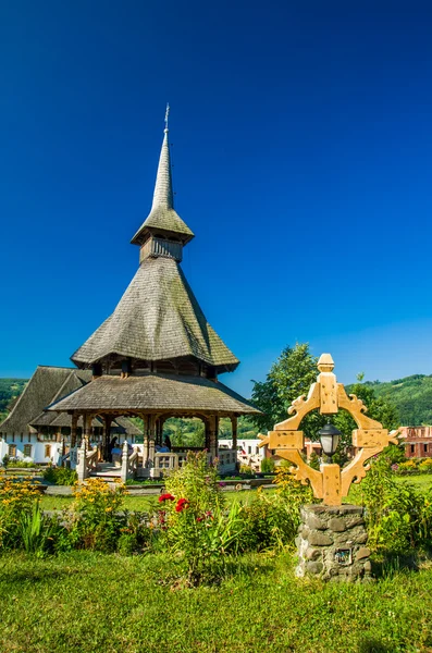 Monasterio de madera de Barsana, Maramures, Rumania . — Foto de Stock