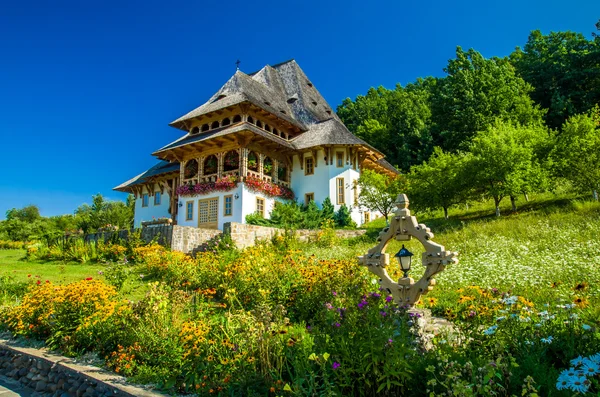 Barsana ahşap manastırı, Maramures, Romanya. 