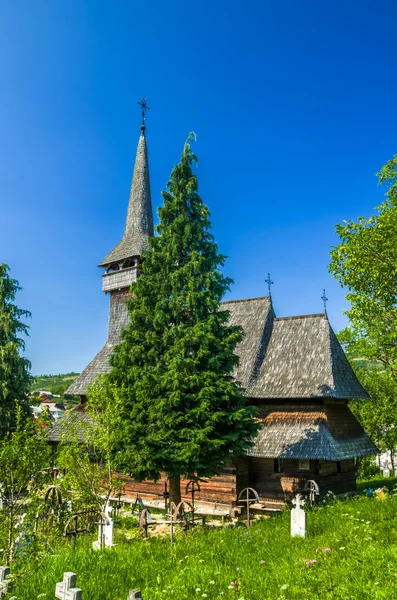 Traditionelle Holzkirche in Maramures, Rumänien — Stockfoto