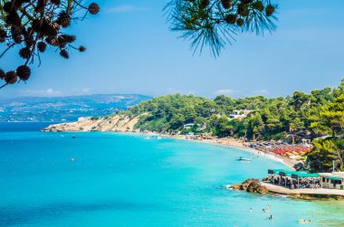 Platis Gialos ve Makris Gialos plajına, Kefalonia island, Yunanistan