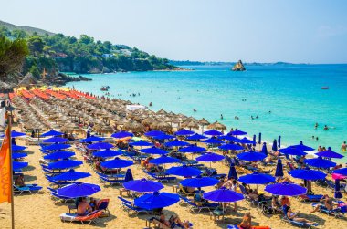 Platis Gialos ve Makris Gialos plajına, Kefalonia island, Yunanistan