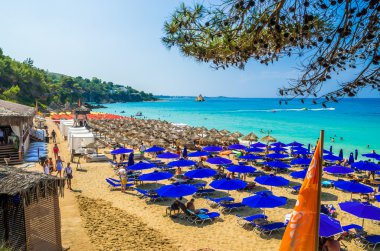 Platis Gialos ve Makris Gialos plajına, Kefalonia island, Yunanistan