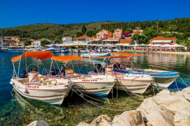 Bağlantı noktası Fiskardo adada Kefalonia, Yunanistan.