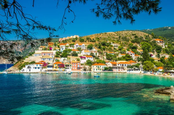 Assos na ilha de Kefalonia, na Grécia — Fotografia de Stock