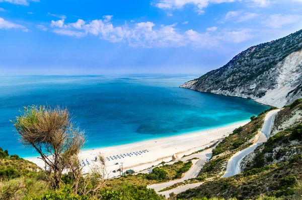 Strand van Myrtos, eiland Kefalonia, Griekenland — Stockfoto