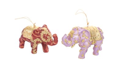 Kırmızı ve pembe dekoratif filler için Noel ağacı