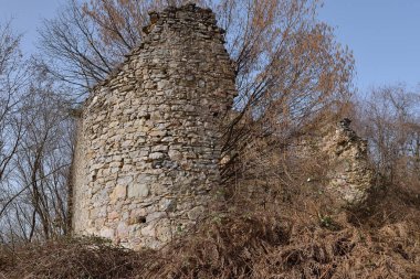 KLOKOC STARI GRAD KROATIA 'DA Yıkıntılar
